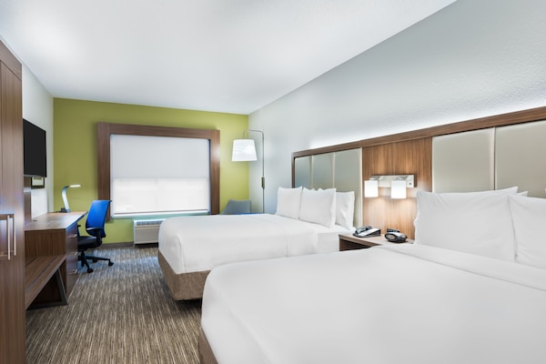 Pillowtop beds, in-room safe, desk, laptop workspace
