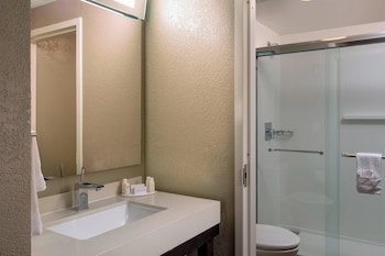 Free toiletries, hair dryer, towels, soap at Courtyard by Marriott Miami Beach-South Beach