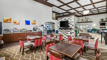 Free daily continental breakfast