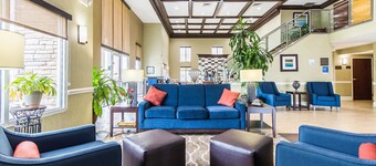 คอมฟอร์ตอินน์แอนด์สวีทส์ กรีนวูด ใกล้มหาวิทยาลัย