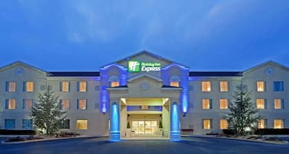 Holiday Inn Express & Suites Reading by IHG