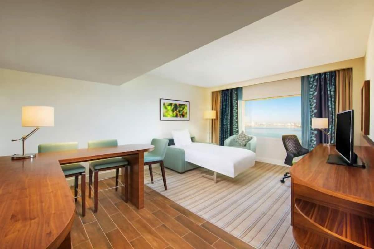 1 Schlafzimmer, Allergikerbettwaren, Zimmersafe, Schreibtisch