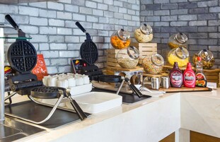 Café da manhã com buffet todos os dias mediante uma taxa