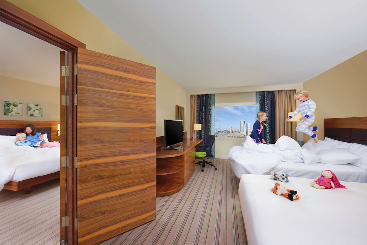 Family Room, 1 Queen Bed