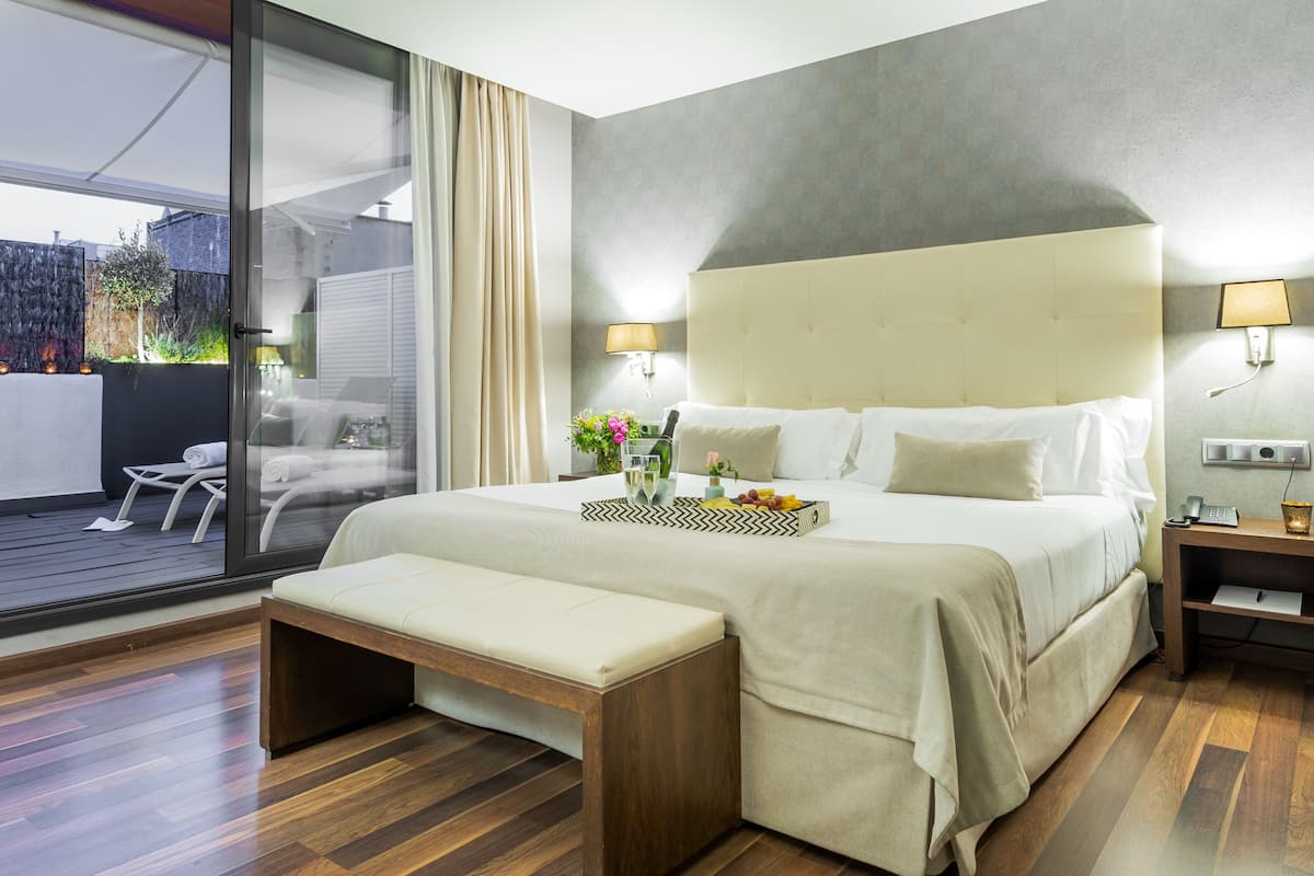Minibar, in-room safe, blackout drapes, iron/ironing board