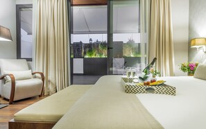 Een minibar, een kluis op de kamer, verduisterende gordijnen