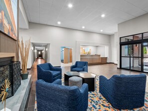 Lobby - Hampton Inn & Suites East Lansing/Okemos (Okemos)