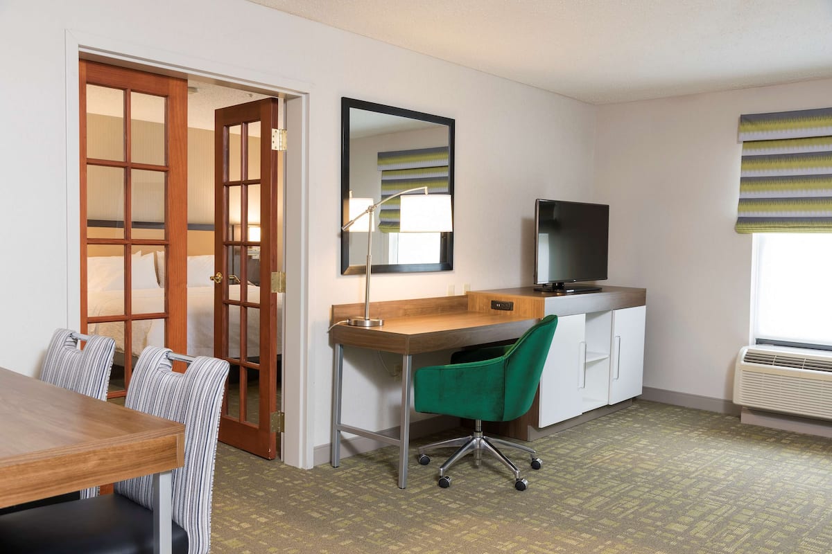 King one bedroom suite french door | In-room safe, laptop workspace, iron/ironing board, free WiFi