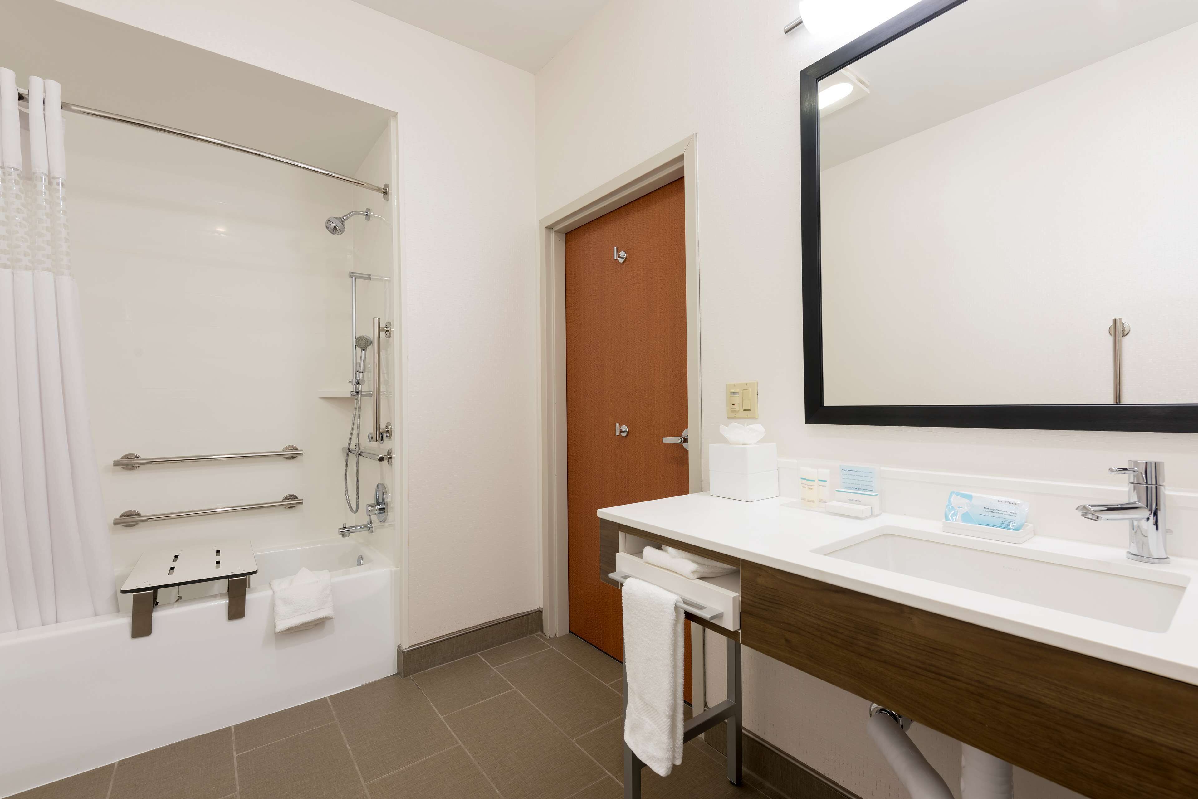 hydromassage showerhead, free toiletries, hair dryer, towels