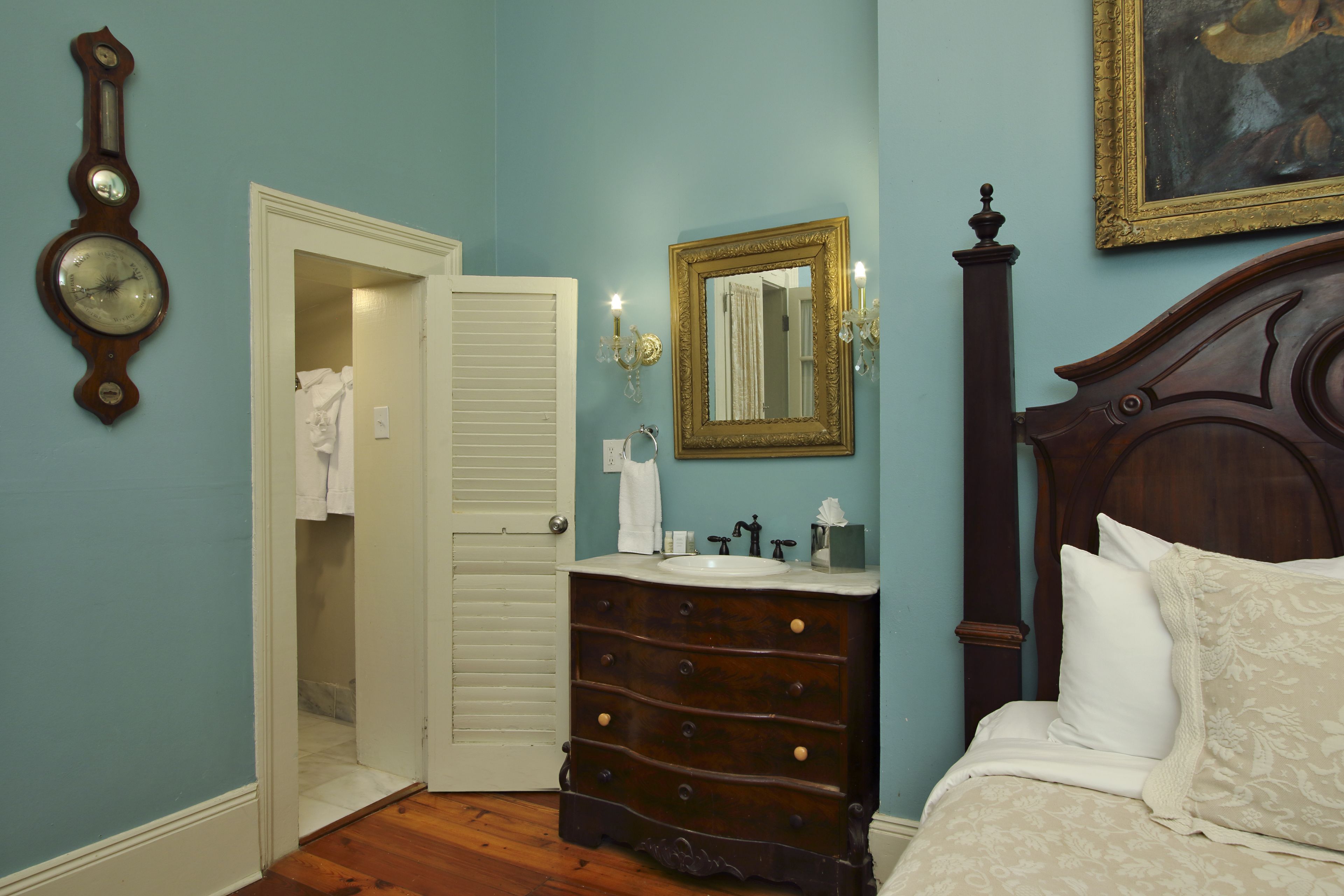 grand suite | bathroom | free toiletries, hair dryer, towels