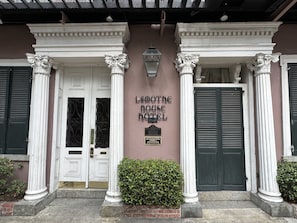 Front of property - Lamothe House (New Orleans)