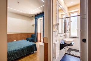 Minibar, in-room safe, desk, free WiFi