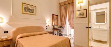 Triple Room | 1 bedroom, Frette Italian sheets, minibar, in-room safe