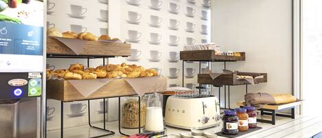 Daily buffet breakfast (EUR 7.90 per person)