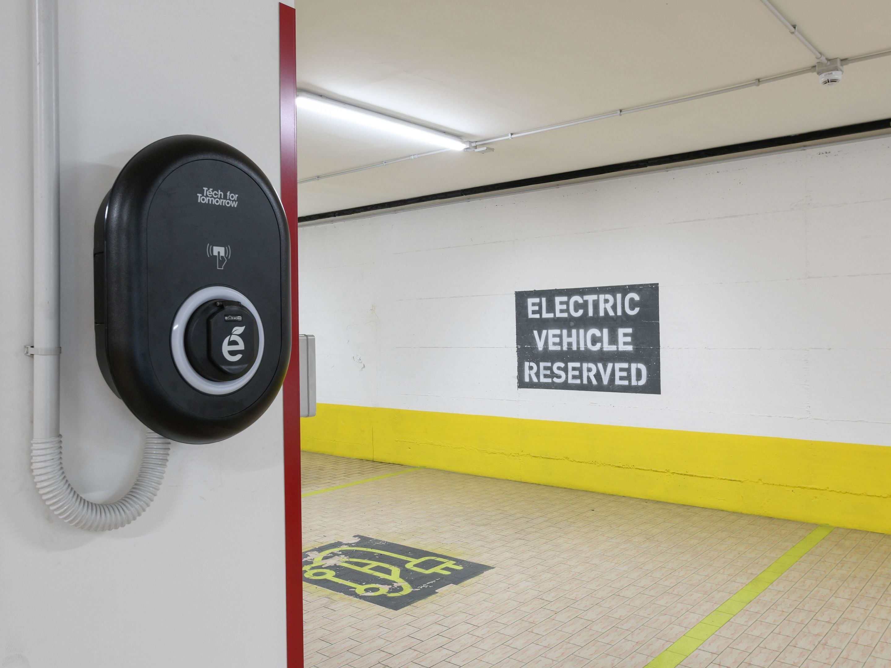 المنطقة المحيطة بالمنشأة