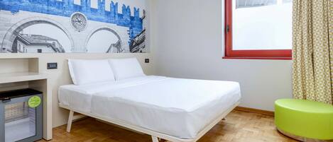 Literie hypoallergénique, coffres-forts dans les chambres, bureau