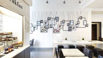 Daily buffet breakfast (EUR 7.90 per person)