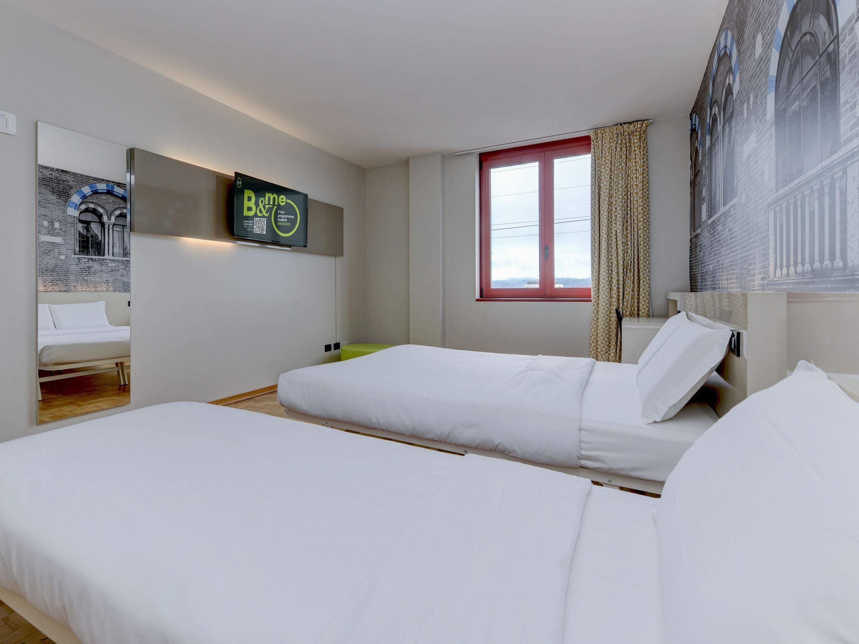 Dreibettzimmer, Nichtraucher | Allergikerbettwaren, Zimmersafe, Schreibtisch, schallisolierte Zimmer