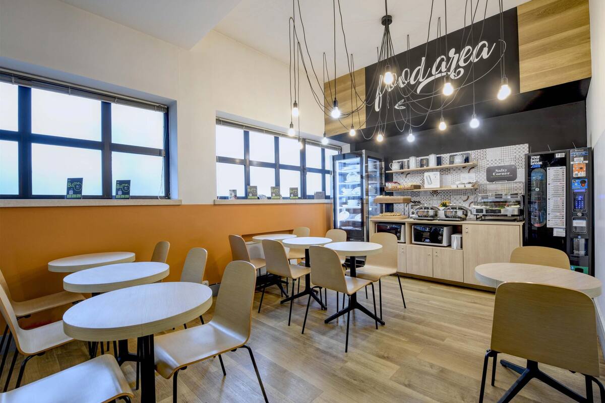 daily buffet breakfast (eur 7.90 per person)