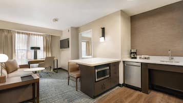 1 bedroom, premium bedding, desk, blackout drapes