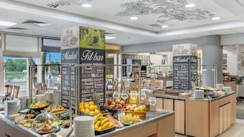 Daily buffet breakfast (HUF 5000 per person)