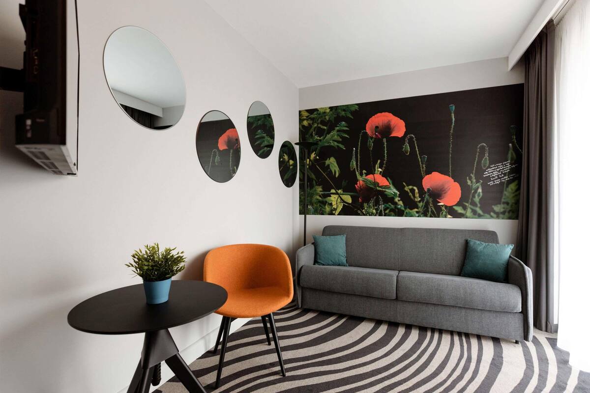 superior suite, 1 double bed with sofa bed | minibar, in-room safe, desk, blackout curtains