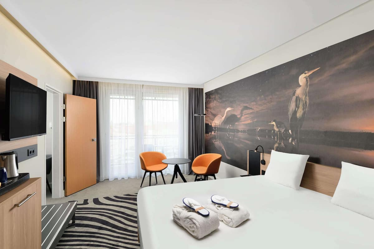 Superior Suite, 1 Double Bed with Sofa bed | Minibar, in-room safe, desk, blackout drapes