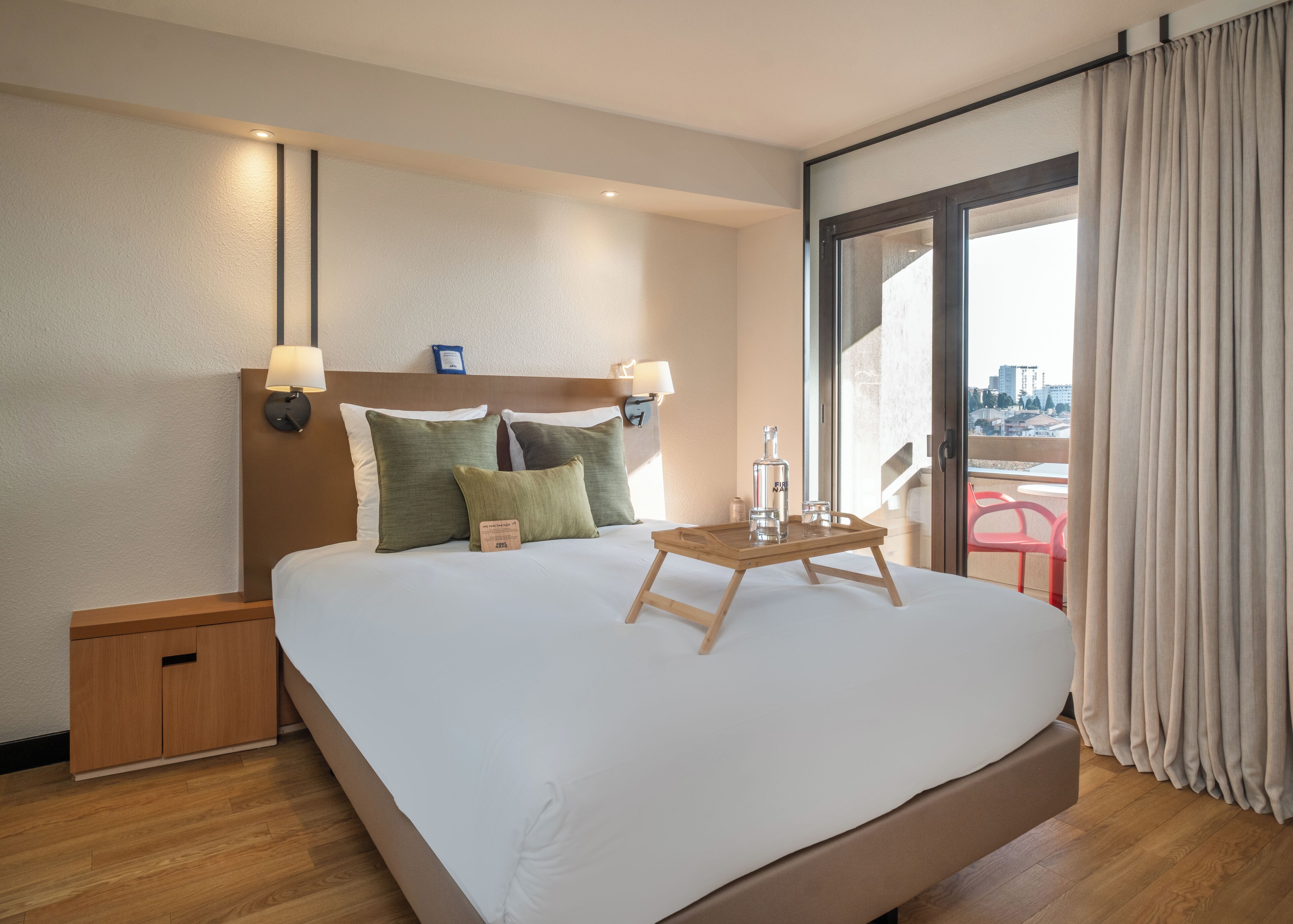 Studio, 1 Queen Bed, Terrace