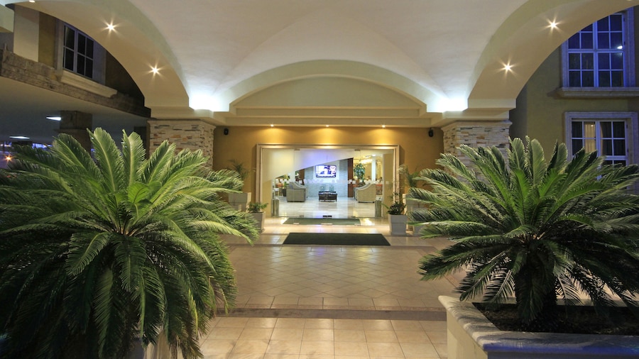 Holiday Inn Monclova by IHG
