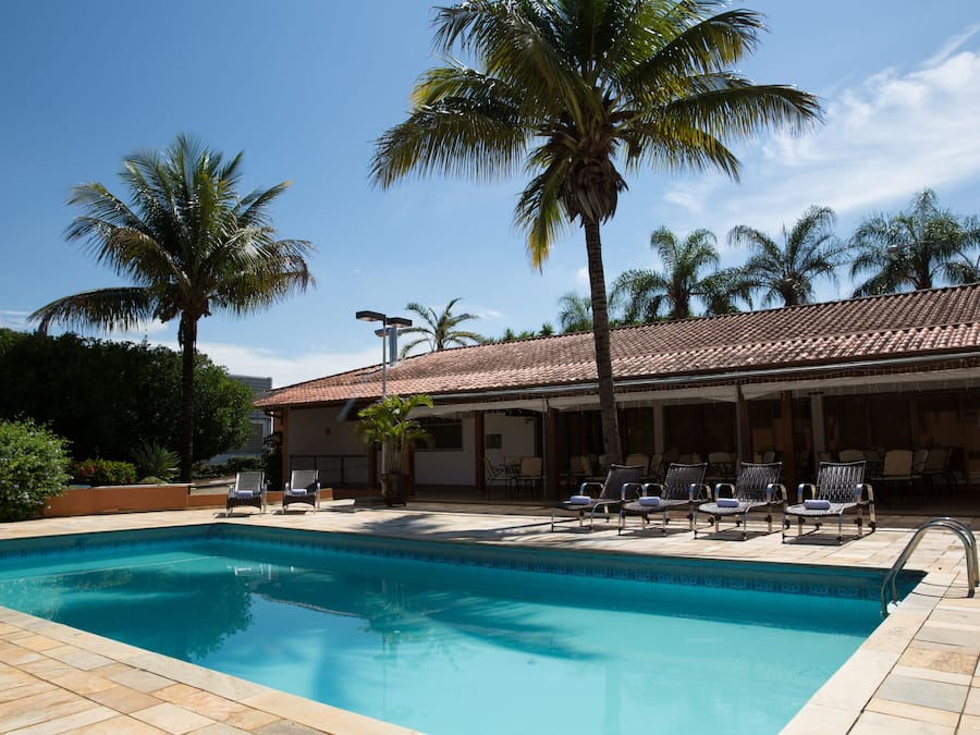 Außenpool, geöffnet von 08:00 Uhr bis 21:00 Uhr, Liegestühle