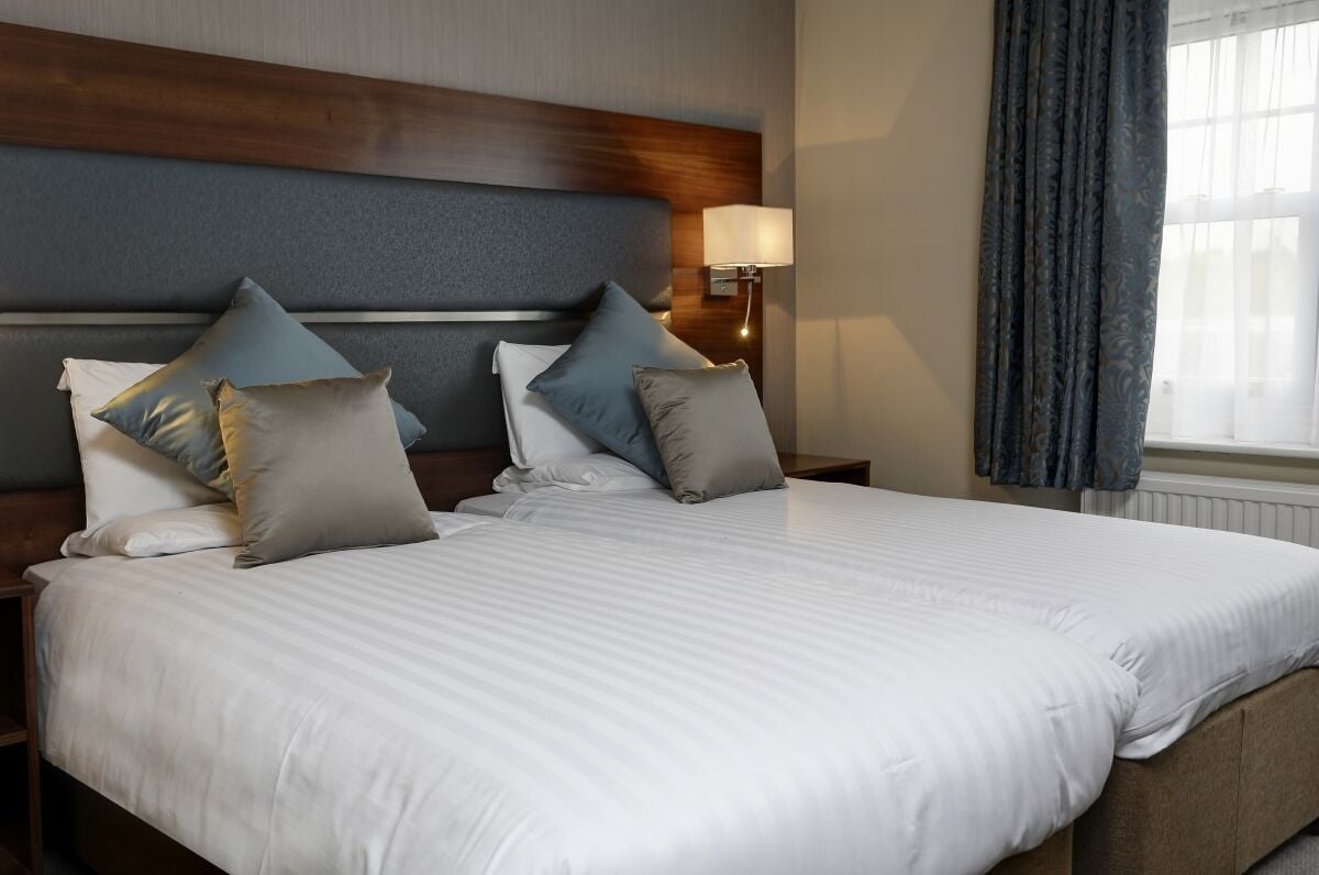 Habitación superior, 2 camas individuales, para no fumadores | Escritorio y espacio para trabajar con laptop 