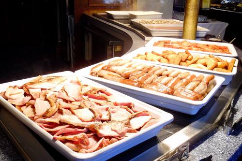 Daily full breakfast for a fee