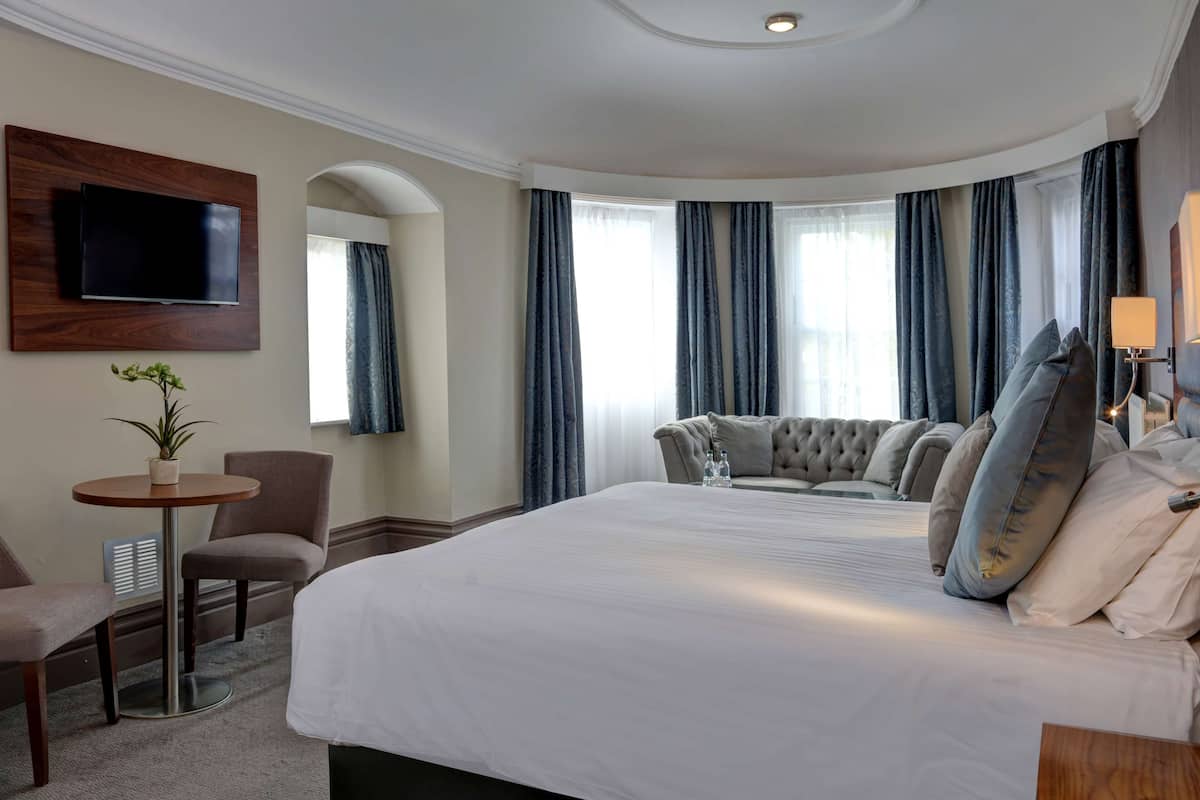 Suite, 1 King Bed, Non Smoking