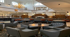 Breakfast, lunch, dinner served; Regional cuisine 