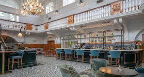 Se sirven desayunos, almuerzos, cenas y cocina regional