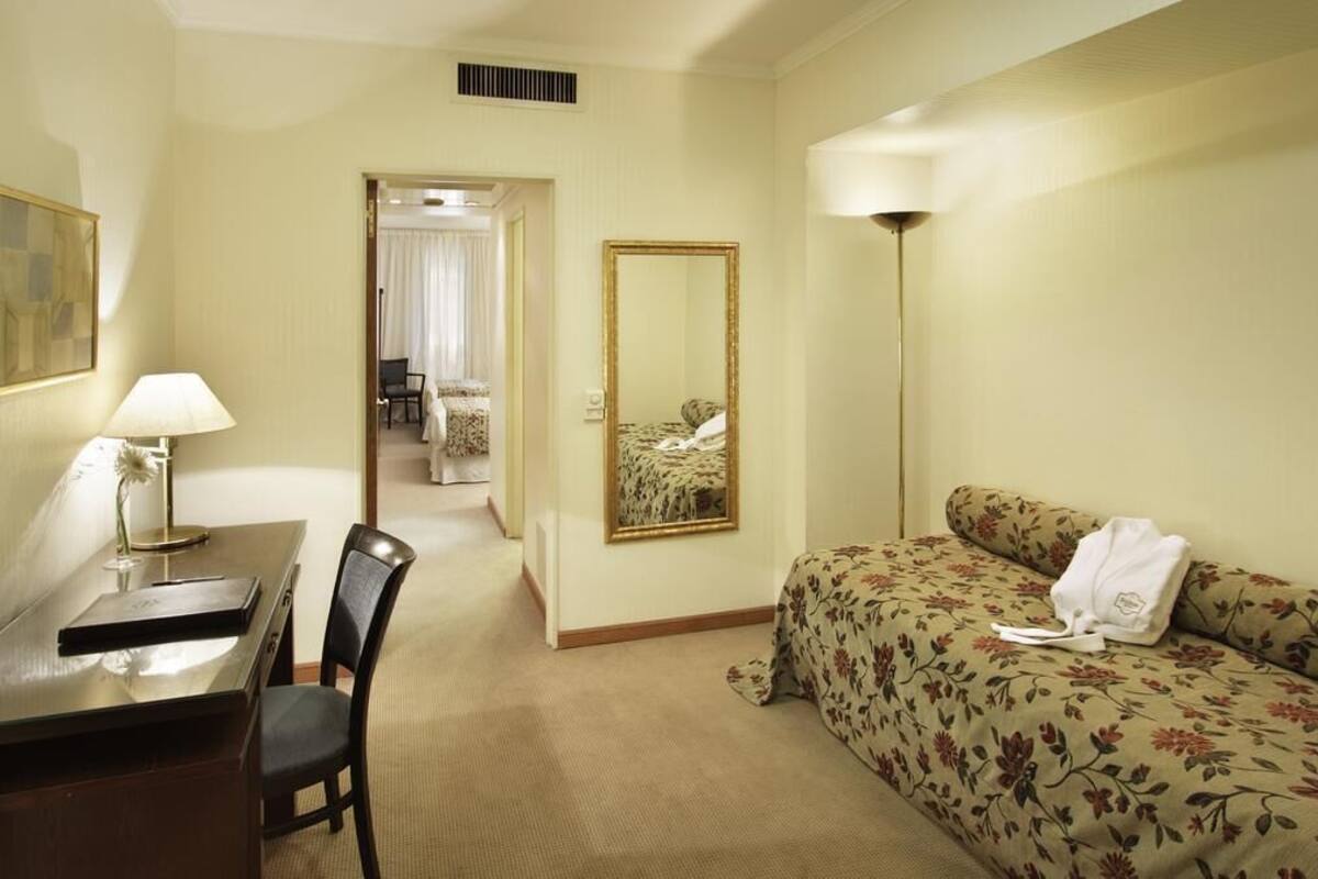 Premium bedding, minibar, in-room safe, desk