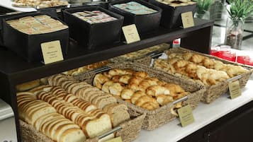Free daily buffet breakfast