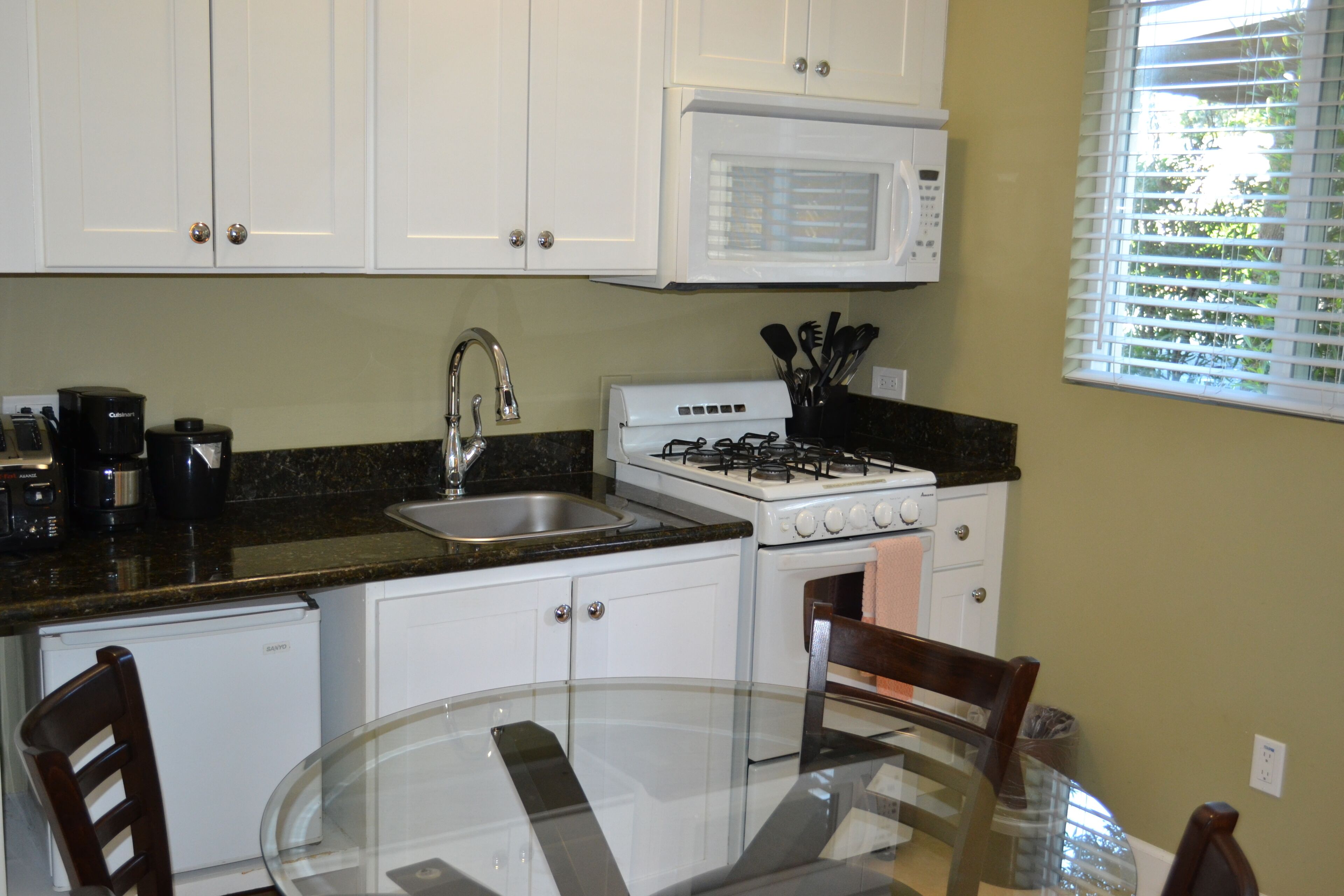 2 queen beds, kitchen, accessible | private kitchen | fridge, microwave, coffee/tea maker