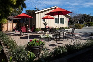 Property grounds - Monterey Peninsula Inn (Pacific Grove)