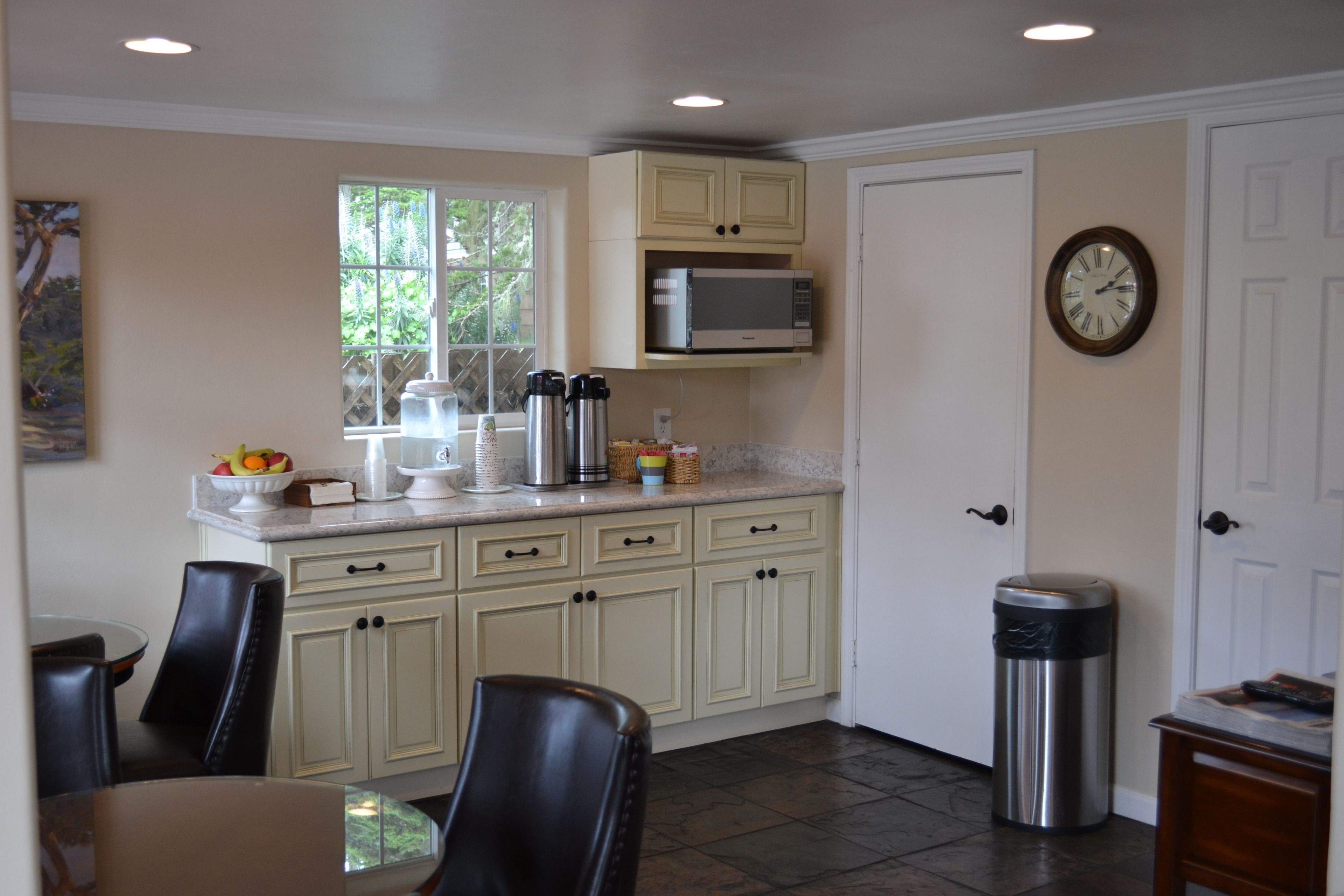 free daily continental breakfast