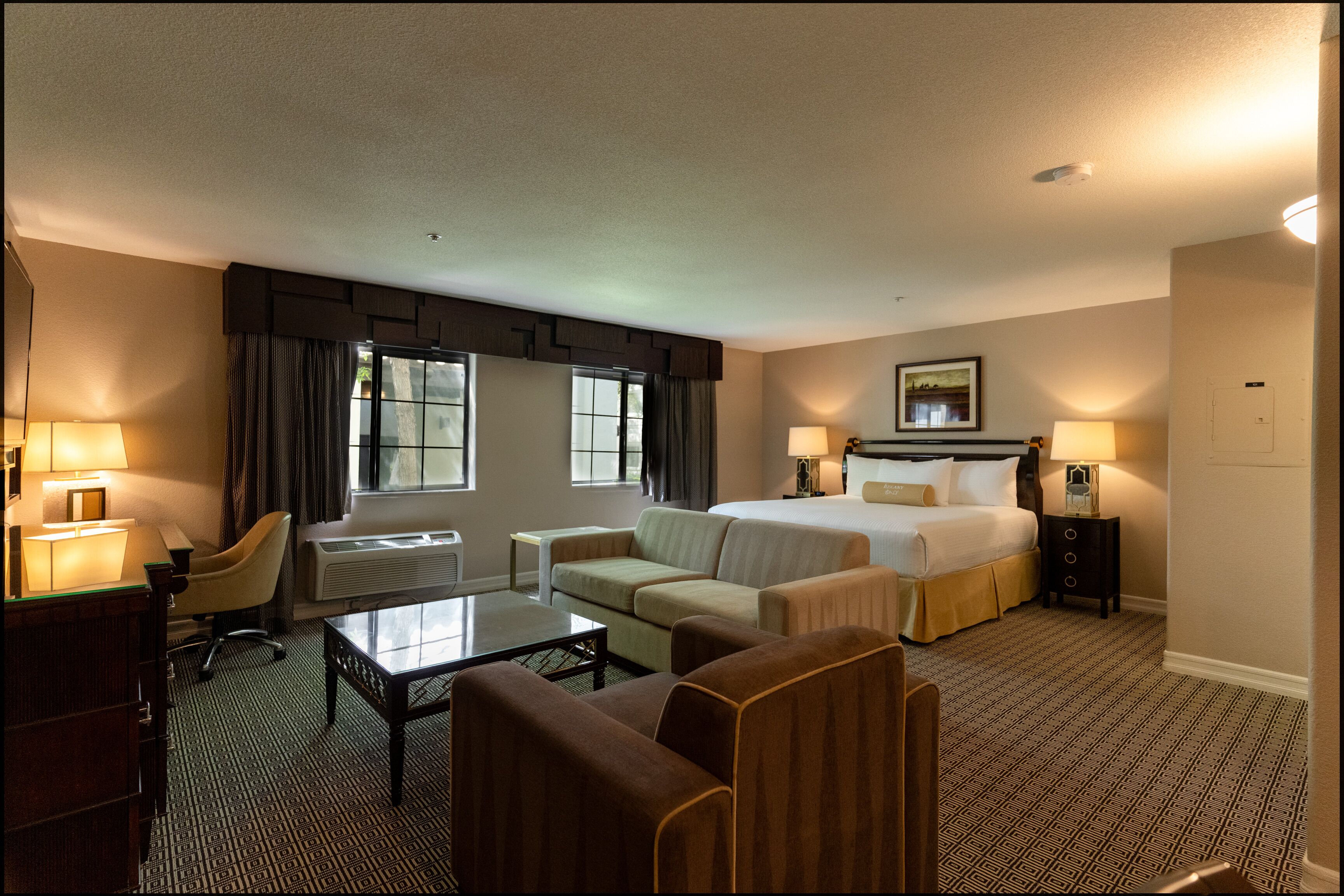 in-room safe, desk, laptop workspace, blackout curtains