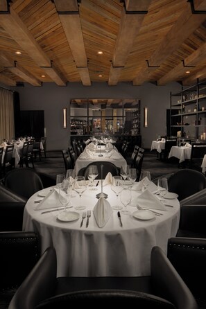 4 restaurants; lunch and dinner served  - Tuscany Suites & Casino (Las Vegas)