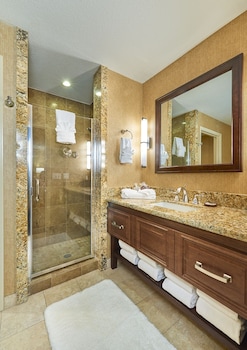 Royal Suite, 2 Bedrooms | Bathroom | Separate tub and shower, free toiletries, hair dryer, towels at Tuscany Suites & Casino