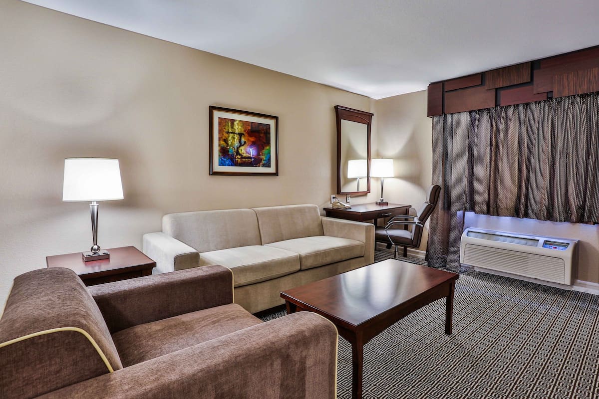 in-room safe, desk, laptop workspace, blackout curtains