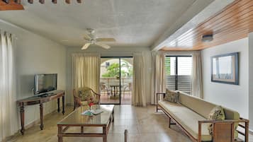 Apartment, 2 Bedrooms, Annex Building (Landside) | Living room | 40-inch TV with cable channels, iPod dock