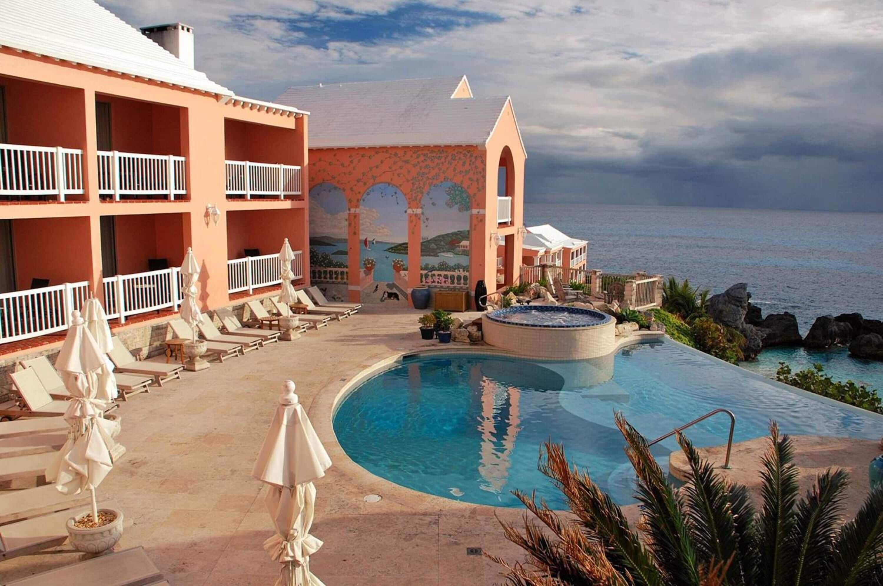 Outdoor pool, pool umbrellas, sun loungers