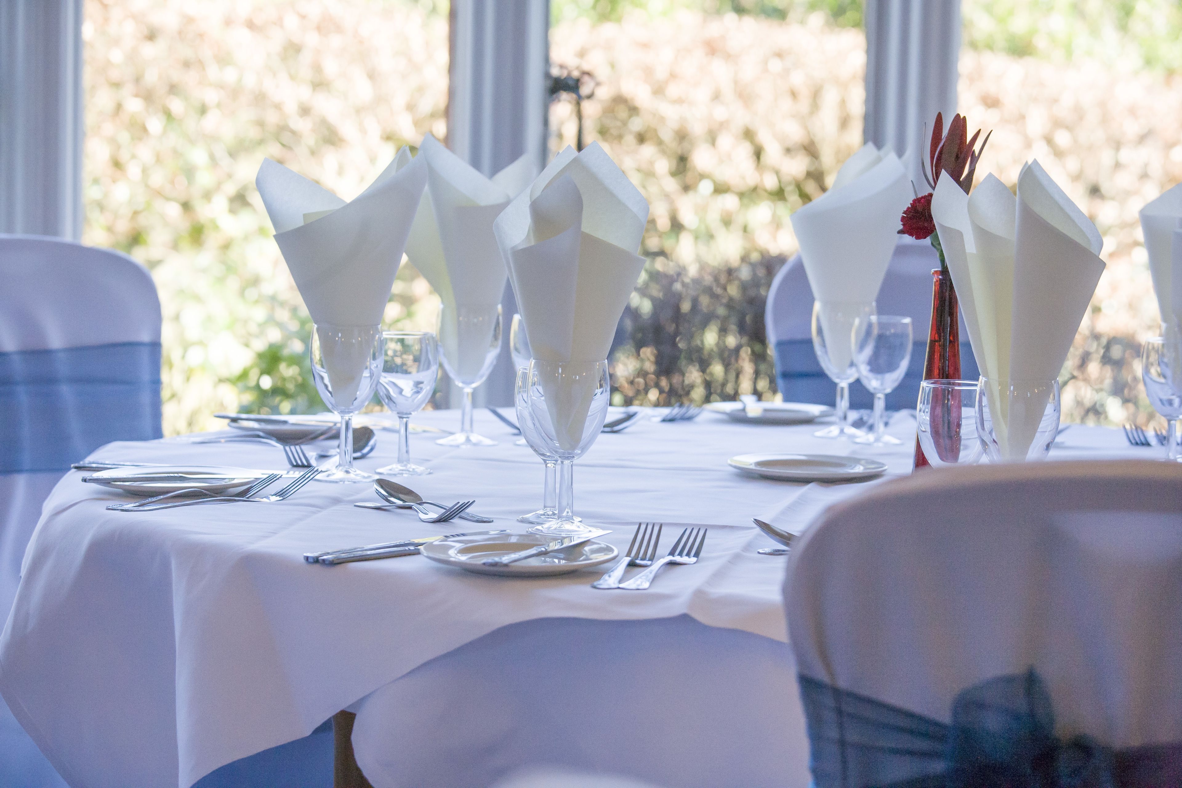 2 restaurants, breakfast, lunch, dinner served; british cuisine