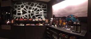 Colazione a buffet a pagamento, servita nel weekend 