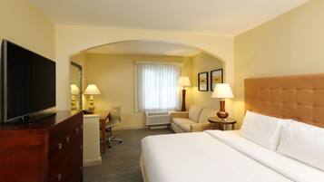 Traditional Room, 1 King Bed | Premium bedding, pillowtop beds, in-room safe, desk