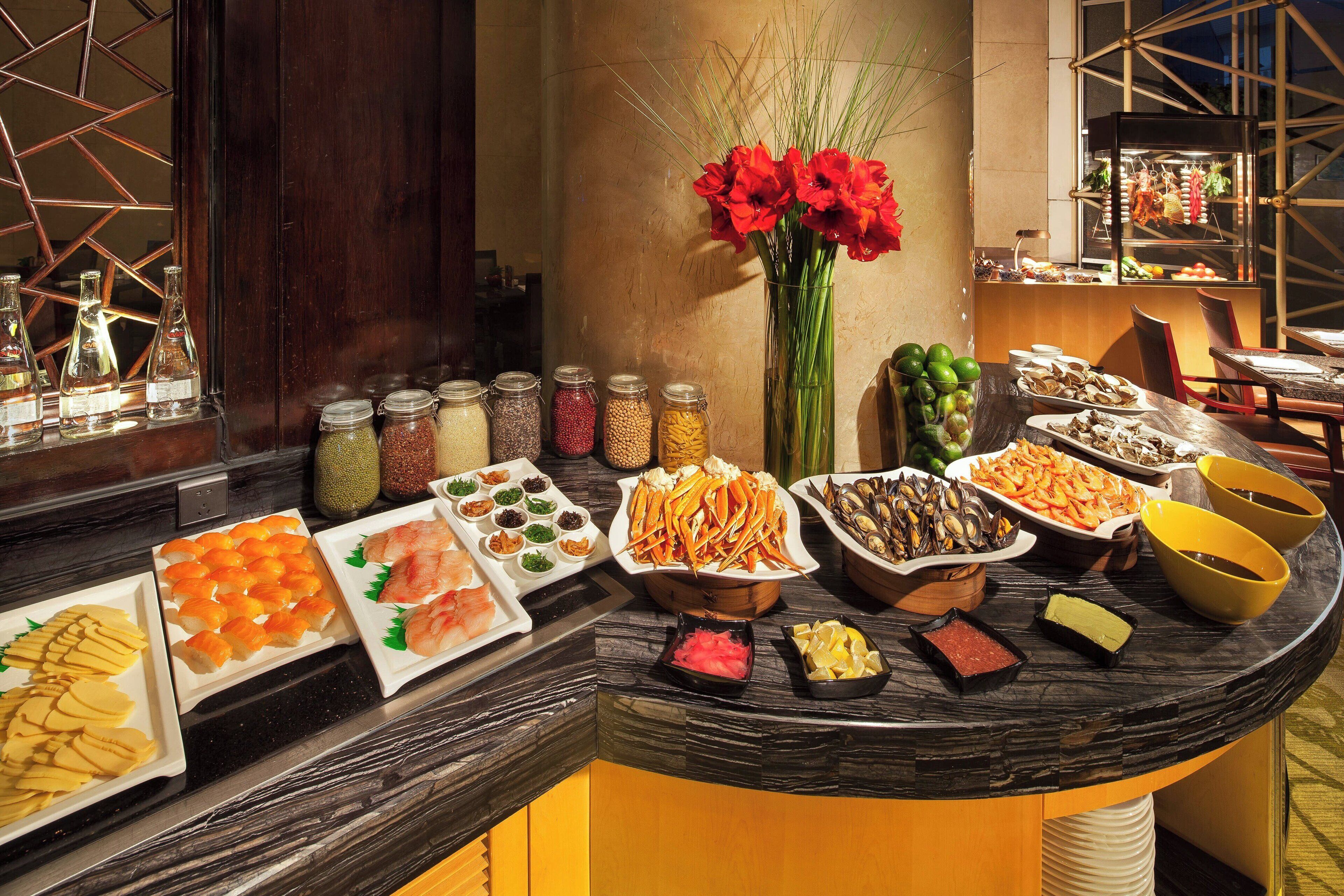 2 restaurants, breakfast, lunch, dinner served; international cuisine